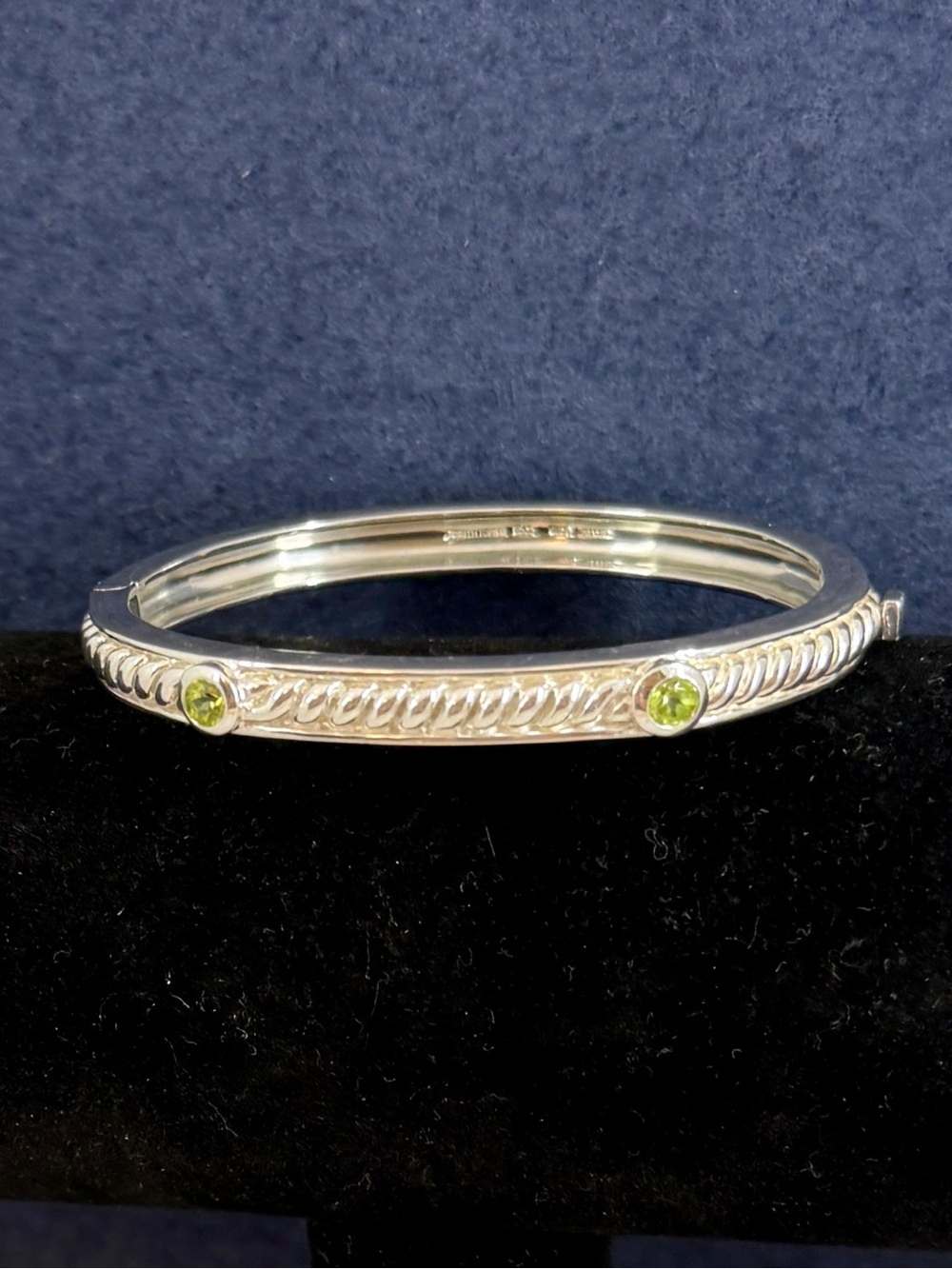 JUDITH RIPKA Vintage Sterling Silver Peridot Cable Twist Bangle Bracelet; SMALL